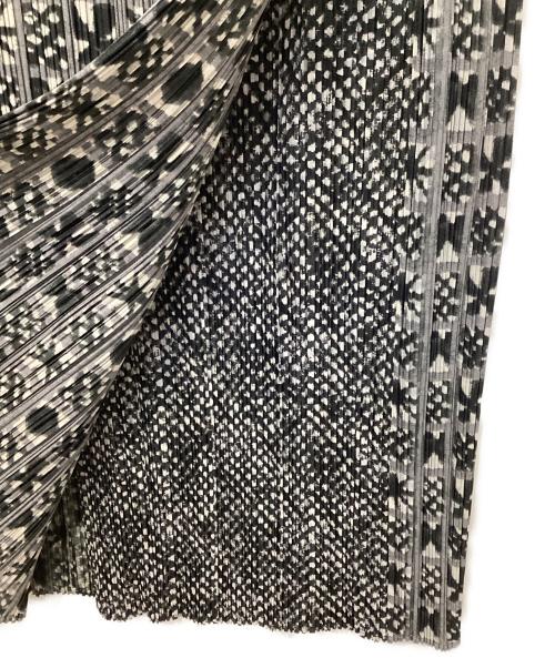 PLEATS PLEASE（プリーツプリーズ）PLEATS PLEASE (プリーツプリーズ) プリーツスカート ブラック×グレー サイズ:3の古着・服飾アイテム