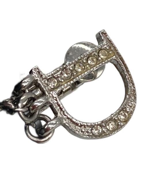 Christian Dior（クリスチャン ディオール）Christian Dior (クリスチャン ディオール) Christian Dior（クリスチャン ディオール）ライトストーン付きロゴイヤリング シルバーカラーの古着・服飾アイテム