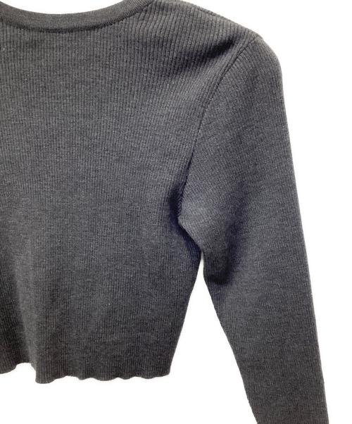 AURALEE（オーラリー）AURALEE (オーラリー) SUPER FINE WOOL HIGH GAUGE RIB KNIT SHORT CARDIGAN グレーの古着・服飾アイテム