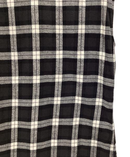 RICK OWENS（リックオウエンス）RICK OWENS (リックオウエンス) ノースリーブシャツ ブラック×ホワイト サイズ:50の古着・服飾アイテム