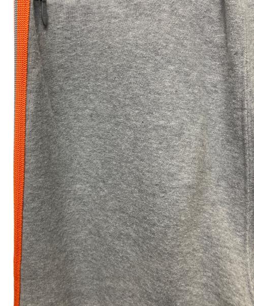 Needles（ニードルズ）Needles (ニードルズ) SWEAT TRACK PANT　22AW STUDIOUS別注 ライトグレー×オレンジ サイズ:Sの古着・服飾アイテム