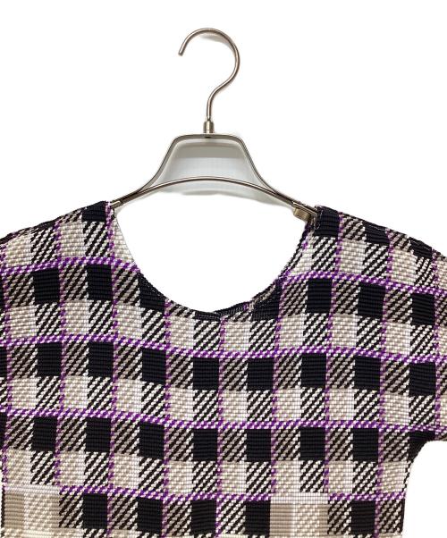 ISSEY MIYAKE me（イッセイ ミヤケ ミー）ISSEY MIYAKE me (イッセイ ミヤケ ミー) 半袖カットソー ホワイト×ブラック×パープル サイズ:FREEの古着・服飾アイテム