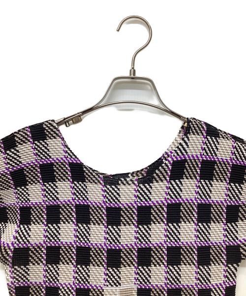 ISSEY MIYAKE me（イッセイ ミヤケ ミー）ISSEY MIYAKE me (イッセイ ミヤケ ミー) 半袖カットソー ホワイト×ブラック×パープル サイズ:FREEの古着・服飾アイテム