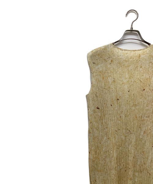 PLEATS PLEASE（プリーツプリーズ）PLEATS PLEASE (プリーツプリーズ) ノースリーブカットソー ベージュ サイズ:3の古着・服飾アイテム