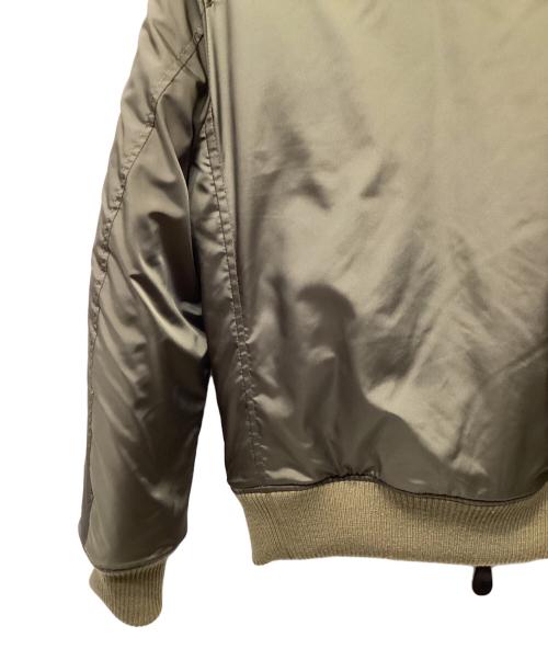 1piu1uguale3（ウノピュウノウグァーレトレ）1piu1uguale3 (ウノピュウノウグァーレトレ) ミリタリーボンバージャケット オリーブ サイズ:Ⅳの古着・服飾アイテム