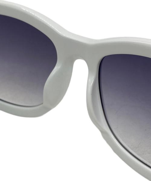 Linda Farrow（リンダ ファロー）LINDA FARROW (リンダ ファロー) サングラス ホワイトの古着・服飾アイテム