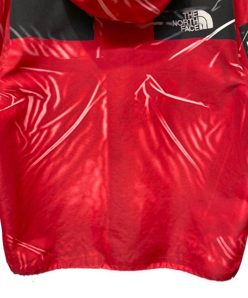 THE NORTH FACE × Supreme（ザノースフェイス×シュプリーム）THE NORTH FACE × Supreme (ザノースフェイス×シュプリーム) Trompe Loeil Printed Taped Seam Shell Jacket レッド サイズ:Mの古着・服飾アイテム