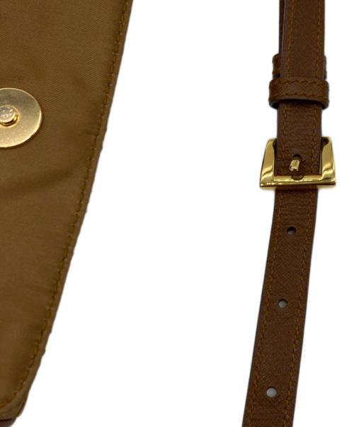 PRADA（プラダ）PRADA (プラダ) キルティングショルダーポーチ ブラウンの古着・服飾アイテム