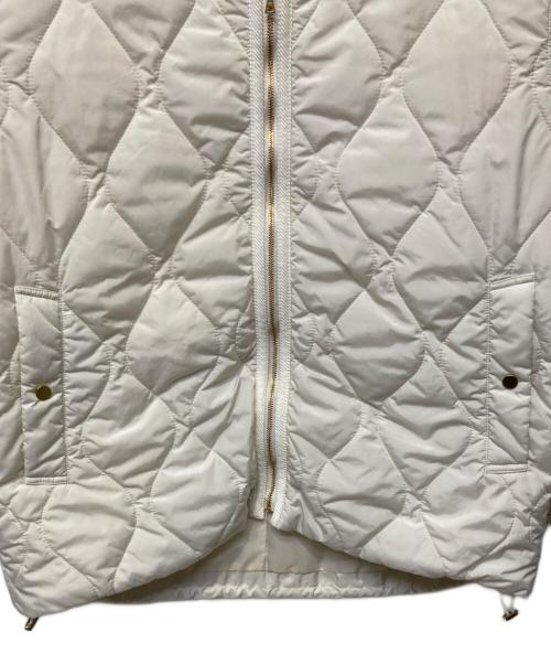 23区（ニジュウサンク）23区 (ニジュウサンク) 中綿 パディング アウター ホワイト サイズ:38の古着・服飾アイテム