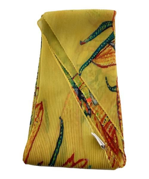 me ISSEY MIYAKE（ミーイッセイ ミヤケ）me ISSEY MIYAKE (ミーイッセイ ミヤケ) プリーツスカーフ イエローの古着・服飾アイテム