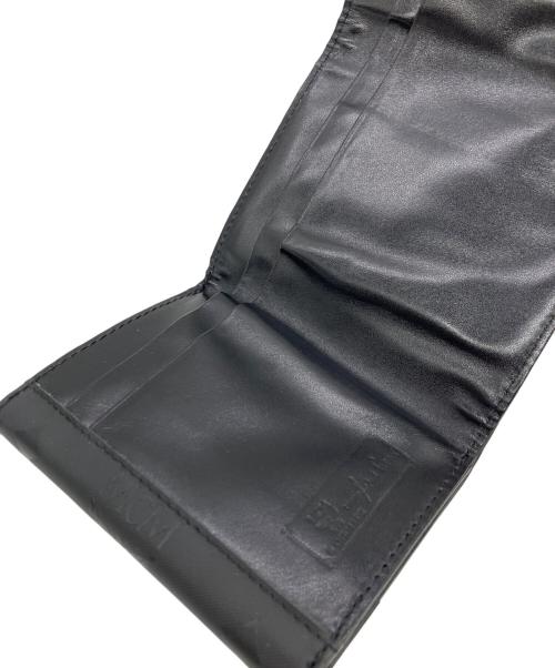 MCM（エムシーエム）MCM (エムシーエム) 3つ折り財布 ブラックの古着・服飾アイテム