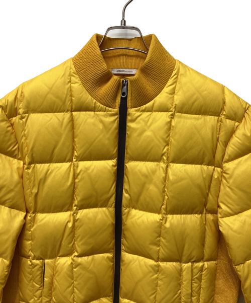ARMANI COLLEZIONI（アルマーニ コレツィオーニ）ARMANI COLLEZIONI (アルマーニ コレツィオーニ) ダウンジャケット イエロー サイズ:54の古着・服飾アイテム