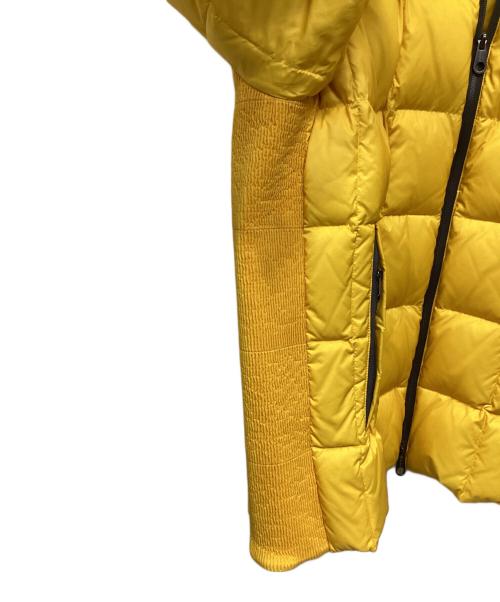 ARMANI COLLEZIONI（アルマーニ コレツィオーニ）ARMANI COLLEZIONI (アルマーニ コレツィオーニ) ダウンジャケット イエロー サイズ:54の古着・服飾アイテム