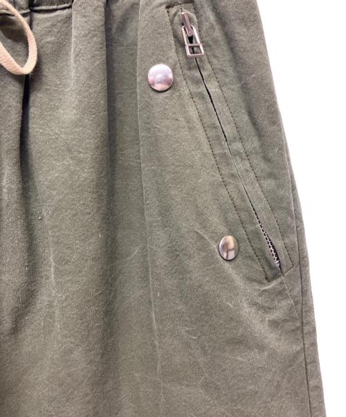 Y.T.（ワイティー）Y.T. (ワイティー) パンツ カーキ サイズ:Mの古着・服飾アイテム