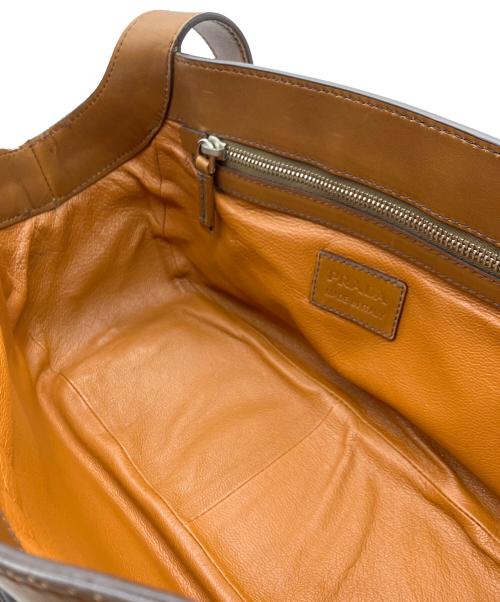 PRADA（プラダ）PRADA (プラダ) ショルダーバッグ ブラウンの古着・服飾アイテム