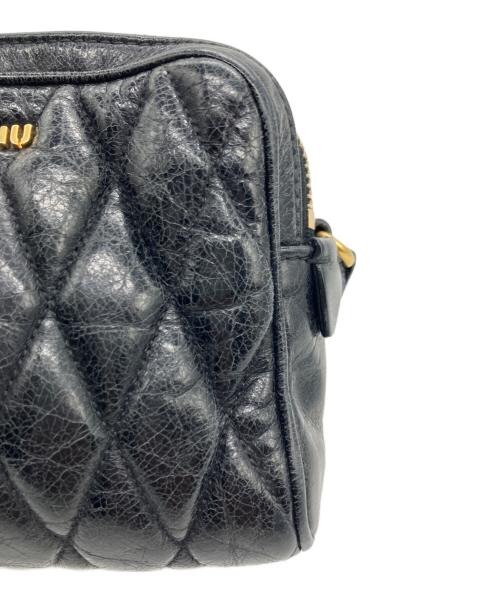 MIU MIU（ミュウミュウ）MIU MIU (ミュウミュウ) ミニショルダーバッグ ブラックの古着・服飾アイテム