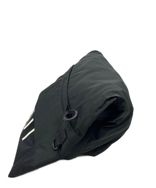 YOHJI YAMAMOTO（ヨウジヤマモト）YOHJI YAMAMOTO (ヨウジヤマモト) New Era (ニューエラ) ショルダーバッグ ブラックの古着・服飾アイテム