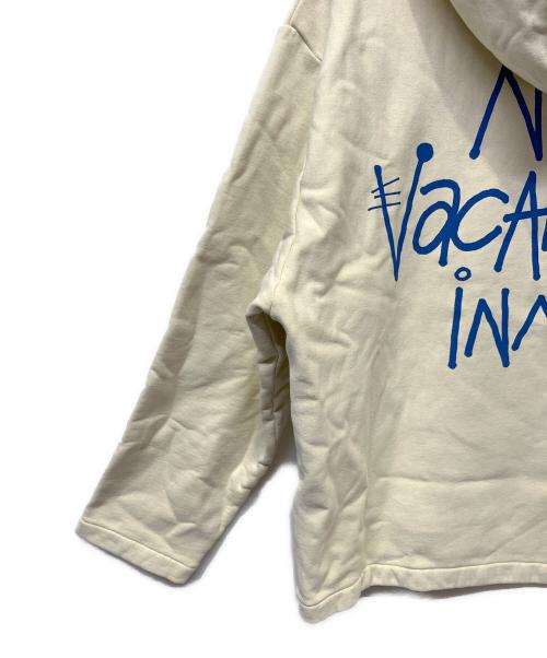 stussy（ステューシー）stussy (ステューシー) No Vacancy Inn (ノーバカンシーイン) プルオーバーパーカー アイボリー サイズ:Mの古着・服飾アイテム