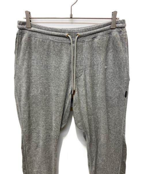 1piu1uguale3（ウノピュウノウグァーレトレ）1piu1uguale3 (ウノピュウノウグァーレトレ) ベロアパンツ グレー サイズ:Vの古着・服飾アイテム