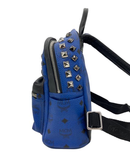 MCM（エムシーエム）MCM (エムシーエム) スタッズリュック ブルーの古着・服飾アイテム