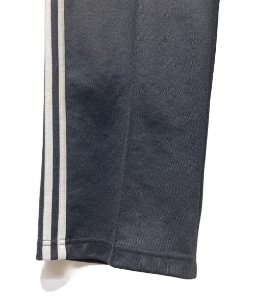 adidas（アディダス）adidas (アディダス) バギーフィットファイヤーバードトラックパンツ ブラック サイズ:XSの古着・服飾アイテム
