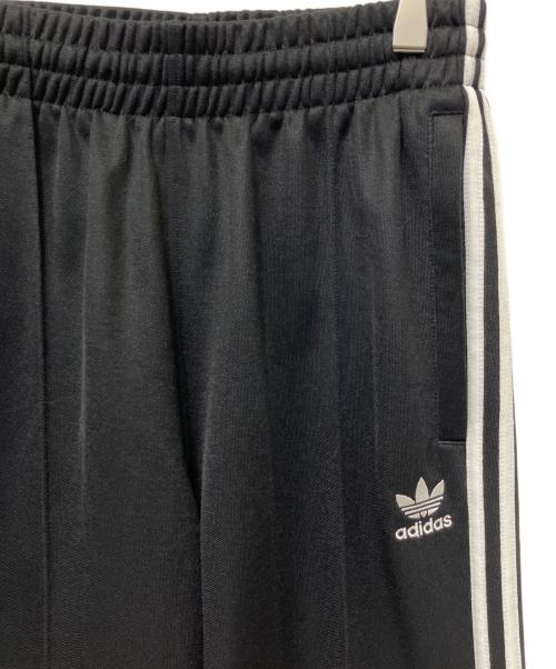 adidas（アディダス）adidas (アディダス) バギーフィットファイヤーバードトラックパンツ ブラック サイズ:XSの古着・服飾アイテム