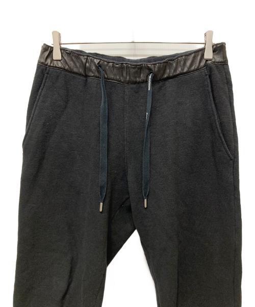 ISAMU KATAYAMA BACKLASH（イサムカタヤマ・バックラッシュ）ISAMU KATAYAMA BACKLASH (イサムカタヤマ・バックラッシュ) パンツ ブラック サイズ:Lの古着・服飾アイテム