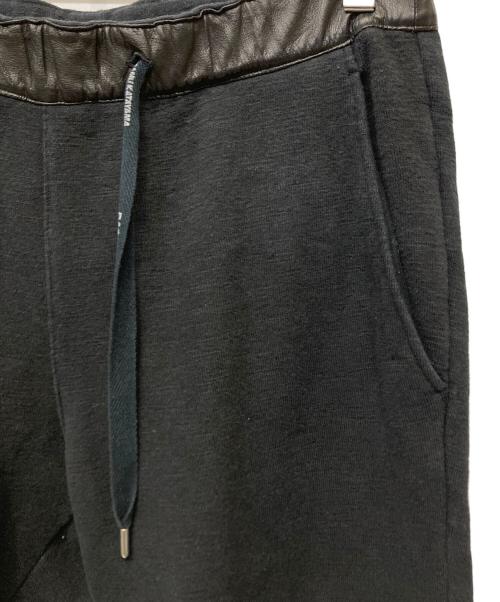 ISAMU KATAYAMA BACKLASH（イサムカタヤマ・バックラッシュ）ISAMU KATAYAMA BACKLASH (イサムカタヤマ・バックラッシュ) パンツ ブラック サイズ:Lの古着・服飾アイテム