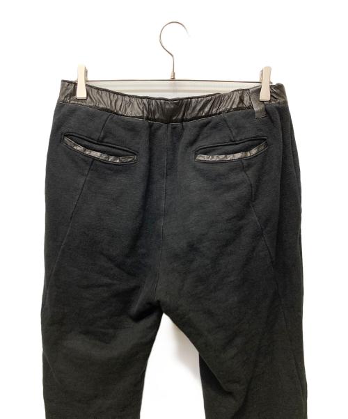 ISAMU KATAYAMA BACKLASH（イサムカタヤマ・バックラッシュ）ISAMU KATAYAMA BACKLASH (イサムカタヤマ・バックラッシュ) パンツ ブラック サイズ:Lの古着・服飾アイテム