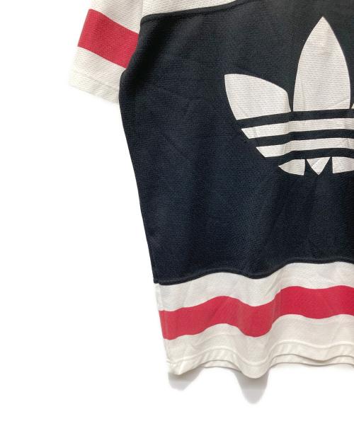 adidas（アディダス）adidas (アディダス) 半袖カットソー ブラック×ホワイト×レッド サイズ:XXLの古着・服飾アイテム