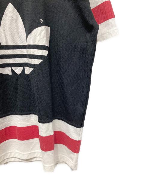 adidas（アディダス）adidas (アディダス) 半袖カットソー ブラック×ホワイト×レッド サイズ:XXLの古着・服飾アイテム
