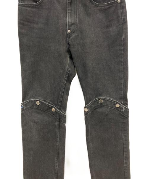 JOHN LAWRENCE SULLIVAN（ジョン ローレンス サリバン）JOHN LAWRENCE SULLIVAN (ジョン ローレンス サリバン) KNEE BUTTON JEANS ブラック サイズ:44の古着・服飾アイテム