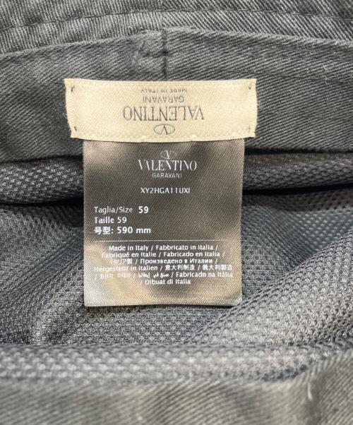 VALENTINO GARAVANI（ヴァレンティノ・ガラヴァーニ）VALENTINO GARAVANI (ヴァレンティノ・ガラヴァーニ) VLTN ロゴプリントバケットハット ブラック サイズ:59の古着・服飾アイテム