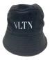 VALENTINO GARAVANI（ヴァレンティノ・ガラヴァーニ）の古着「VLTN ロゴプリントバケットハット」｜ブラック