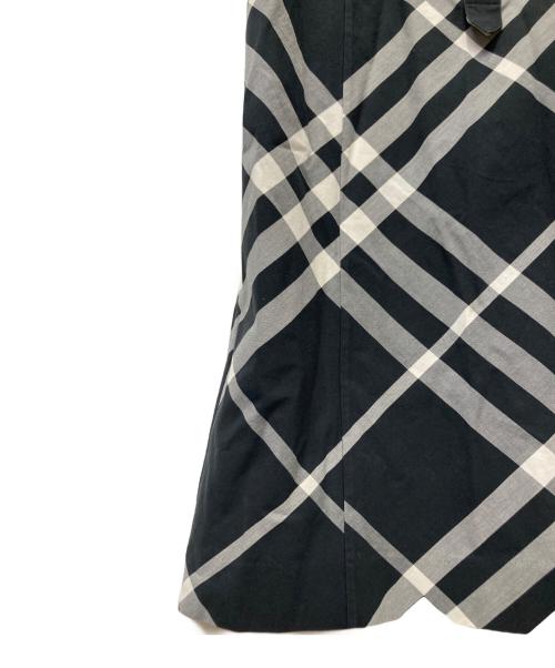 BURBERRY LONDON（バーバリーロンドン）BURBERRY LONDON (バーバリーロンドン) ノースリーブ・キャミソールワンピース ブラック サイズ:40の古着・服飾アイテム