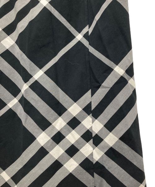 BURBERRY LONDON（バーバリーロンドン）BURBERRY LONDON (バーバリーロンドン) ノースリーブ・キャミソールワンピース ブラック サイズ:40の古着・服飾アイテム