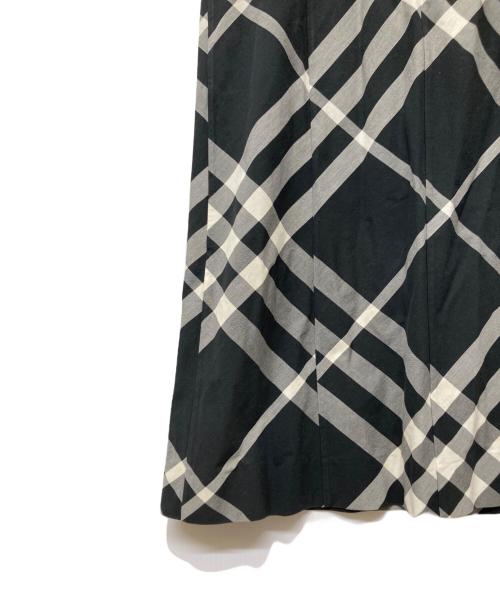 BURBERRY LONDON（バーバリーロンドン）BURBERRY LONDON (バーバリーロンドン) ノースリーブ・キャミソールワンピース ブラック サイズ:40の古着・服飾アイテム