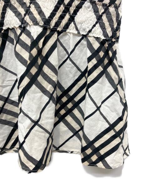 BURBERRY BLUE LABEL（バーバリー ブルー レーベル）BURBERRY BLUE LABEL (バーバリー ブルー レーベル) ノースリーブブラウス ホワイト×ブラック サイズ:38の古着・服飾アイテム