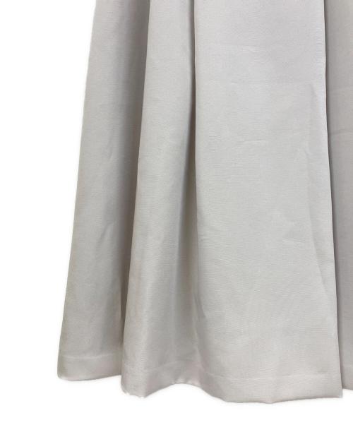 23区（ニジュウサンク）23区 (ニジュウサンク) 半袖ワンピース グレー サイズ:34 未使用品の古着・服飾アイテム