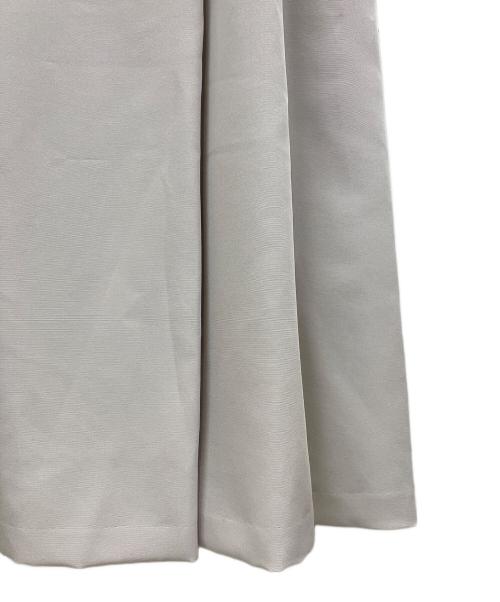 23区（ニジュウサンク）23区 (ニジュウサンク) 半袖ワンピース グレー サイズ:34 未使用品の古着・服飾アイテム