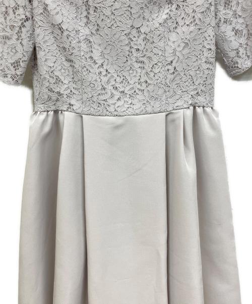 23区（ニジュウサンク）23区 (ニジュウサンク) 半袖ワンピース グレー サイズ:34 未使用品の古着・服飾アイテム