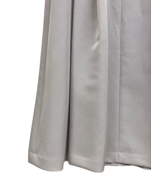 23区（ニジュウサンク）23区 (ニジュウサンク) 半袖ワンピース グレー サイズ:34 未使用品の古着・服飾アイテム