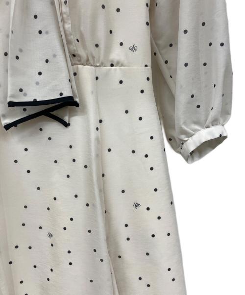 JUSGLITTY（ジャスグリッティー）JUSGLITTY (ジャスグリッティー) プリントボウタイワンピース ホワイトの古着・服飾アイテム