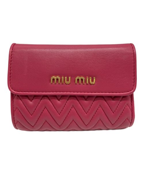MIU MIU（ミュウミュウ）MIU MIU (ミュウミュウ) 3つ折り財布 ピンクの古着・服飾アイテム