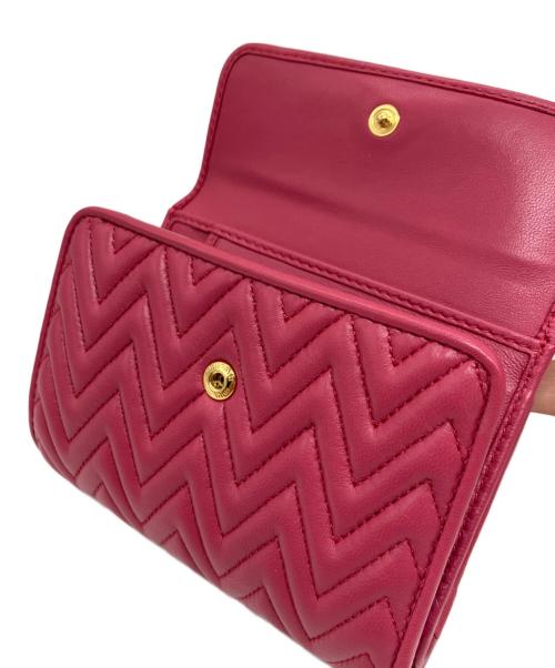 MIU MIU（ミュウミュウ）MIU MIU (ミュウミュウ) 3つ折り財布 ピンクの古着・服飾アイテム