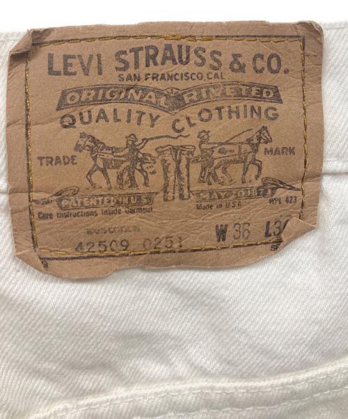 LEVI'S（リーバイス）LEVI'S (リーバイス) デニムパンツ ホワイト サイズ:W36×L30の古着・服飾アイテム