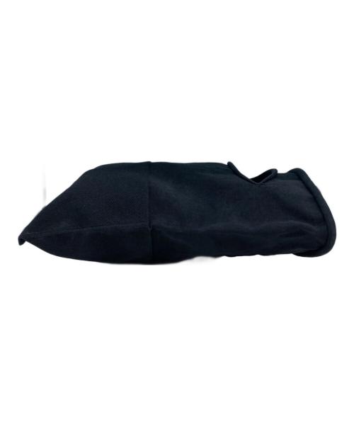 me ISSEY MIYAKE（ミーイッセイ ミヤケ）me ISSEY MIYAKE (ミーイッセイ ミヤケ) 2WAYバッグ(トート＆クラッチ） ブラックの古着・服飾アイテム
