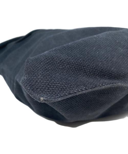 me ISSEY MIYAKE（ミーイッセイ ミヤケ）me ISSEY MIYAKE (ミーイッセイ ミヤケ) 2WAYバッグ(トート＆クラッチ） ブラックの古着・服飾アイテム