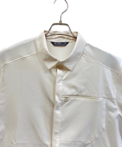 ARC'TERYX（アークテリクス）ARC'TERYX (アークテリクス) 半袖シャツ ホワイト サイズ:Lの古着・服飾アイテム