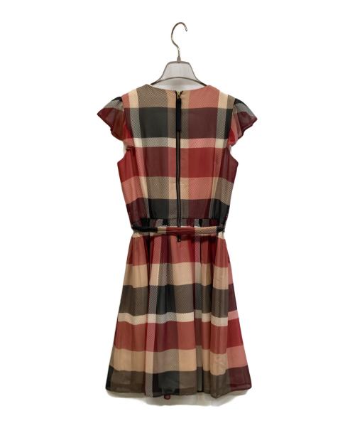 BLUE LABEL CRESTBRIDGE（ブルーレーベルクレストブリッジ）BLUE LABEL CRESTBRIDGE (ブルーレーベルクレストブリッジ) ノースリーブワンピース ブラック×ホワイト×レッド サイズ:36の古着・服飾アイテム